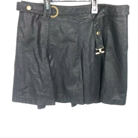 Free People Vegan Leather But I love It Skirt

Man - Picture 1 of 4